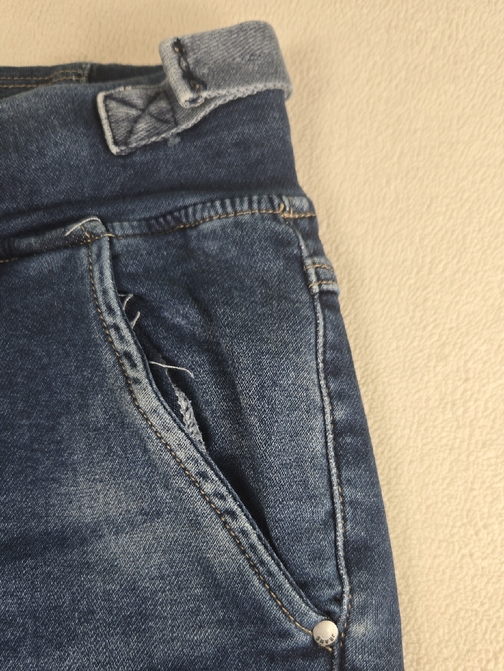 Femme Fatale Drawsting Jeans - Picture 5 of 11